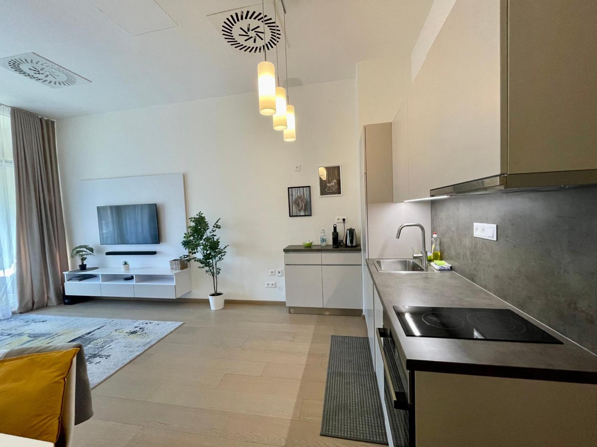 New, Beautiful Apt With Parking In Best Location! Bratislava Dış mekan fotoğraf